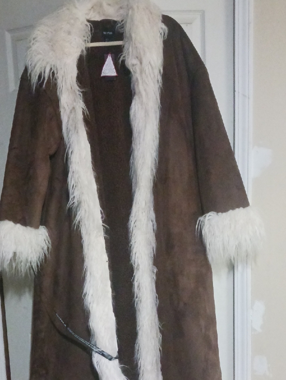 Boohoo Brown Faux-Suede Long Trench with Cream Faux-Fur Trim - Picture 7 of 7